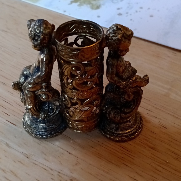 Stylebuilt vintage brass lipstick holder - Picture 2 of 5